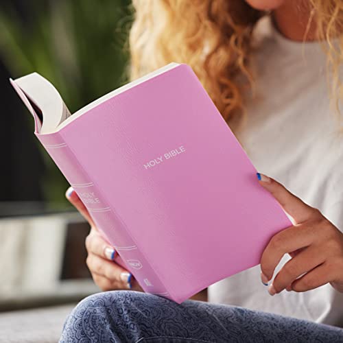 NKJV, Gift and Award Bible, Leather-Look, Pink, Red Letter, Comfort Print