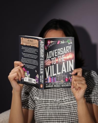 Adversary to the Villain: The hilarious fantasy romance from the New York Times bestselling author and TikTok sensation (Assistant to the Villain, 4)