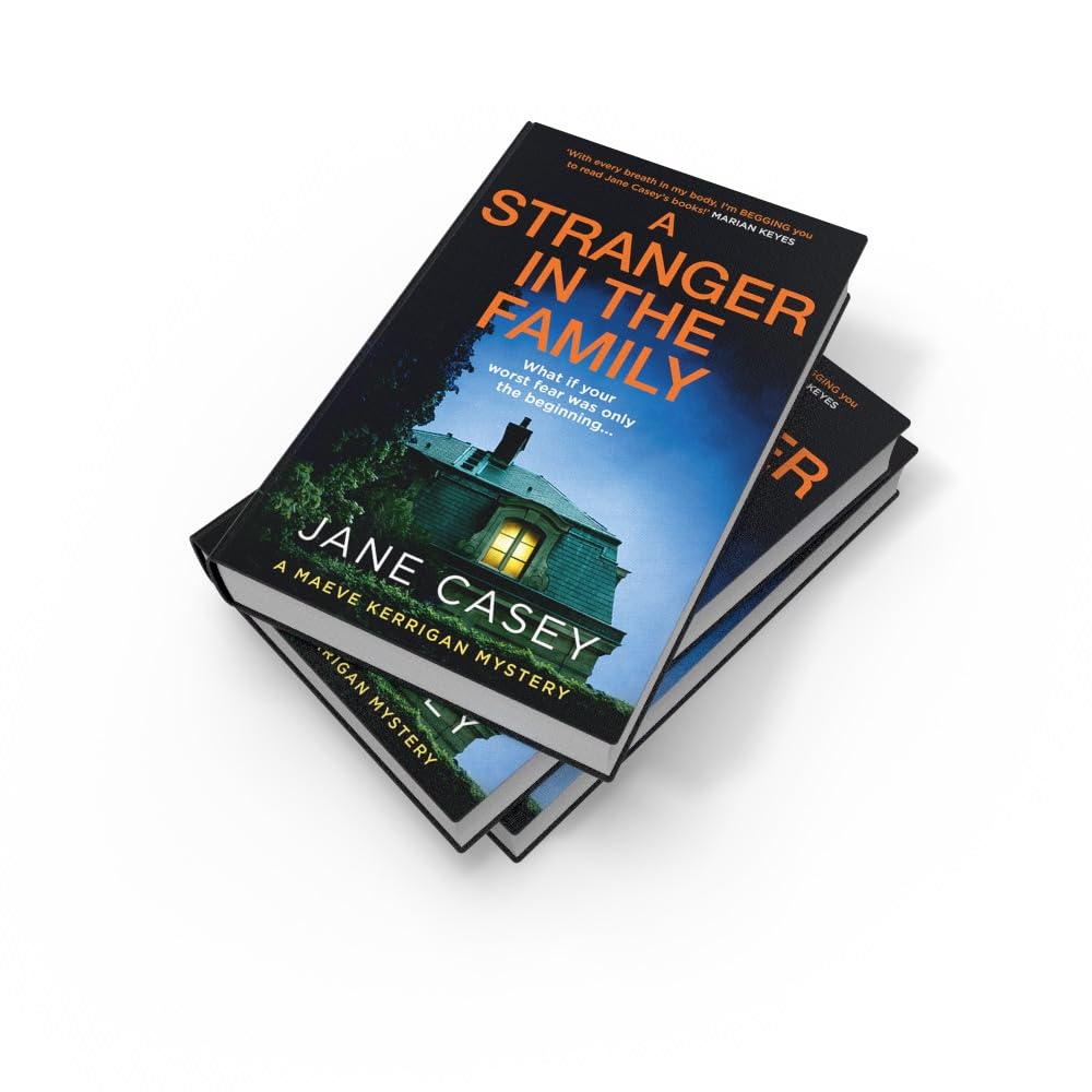 A Stranger in the Family: The new detective crime thriller that will have you gripped and on the edge of your seat!: Book 11 (Maeve Kerrigan)