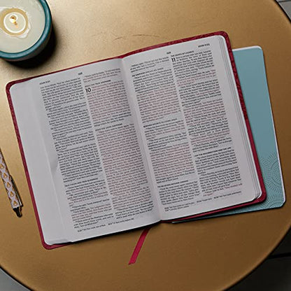 NKJV, Value Thinline Bible, Leathersoft, Black, Red Letter, Comfort Print