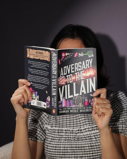 Adversary to the Villain: The hilarious fantasy romance from the New York Times bestselling author and TikTok sensation (Assistant to the Villain, 4)