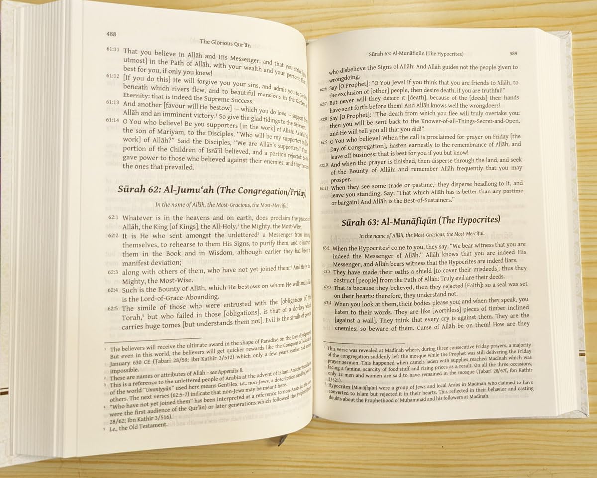 The Glorious Quran - English Translation with annotations based on earliest authoritative sources (English only Edition)