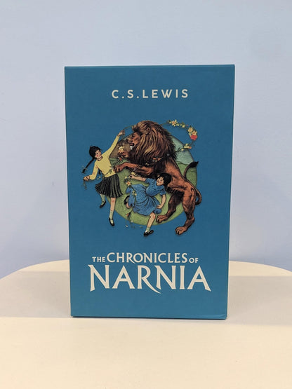 The Chronicles of Narnia Box Set: The complete collection of seven classic fantasy adventure stories for kids