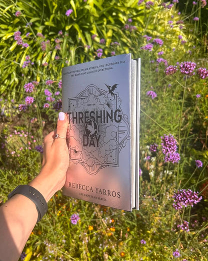 Threshing Day (Limited Deluxe Edition): Return to the Empyrean world with thirteen stories starring your favourite Fourth Wing characters.
