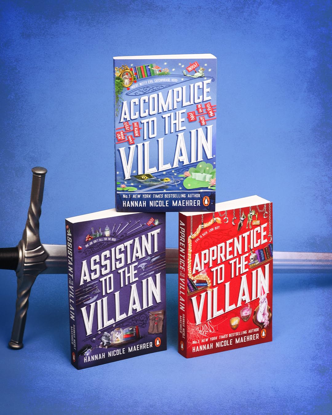 Accomplice to the Villain: The hilarious fantasy romance from the New York Times bestselling author and TikTok sensation (Assistant to the Villain)