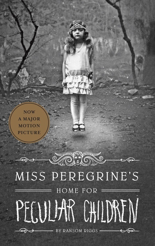 Miss Peregrine's Home for Peculiar Children: 1 (Miss Peregrine's Peculiar Children) by Ransom Riggs book cover