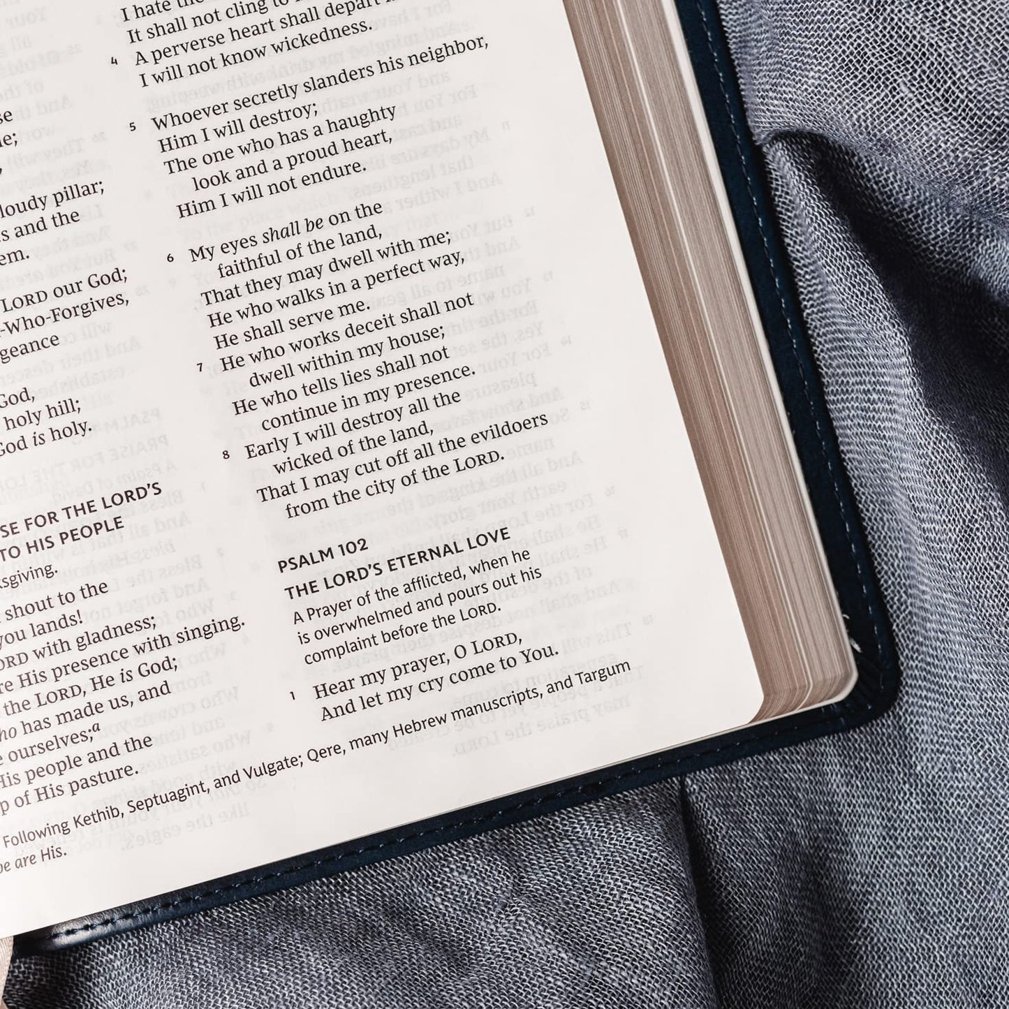 NKJV, Value Thinline Bible, Large Print, Imitation Leather, Black, Red Letter Edition