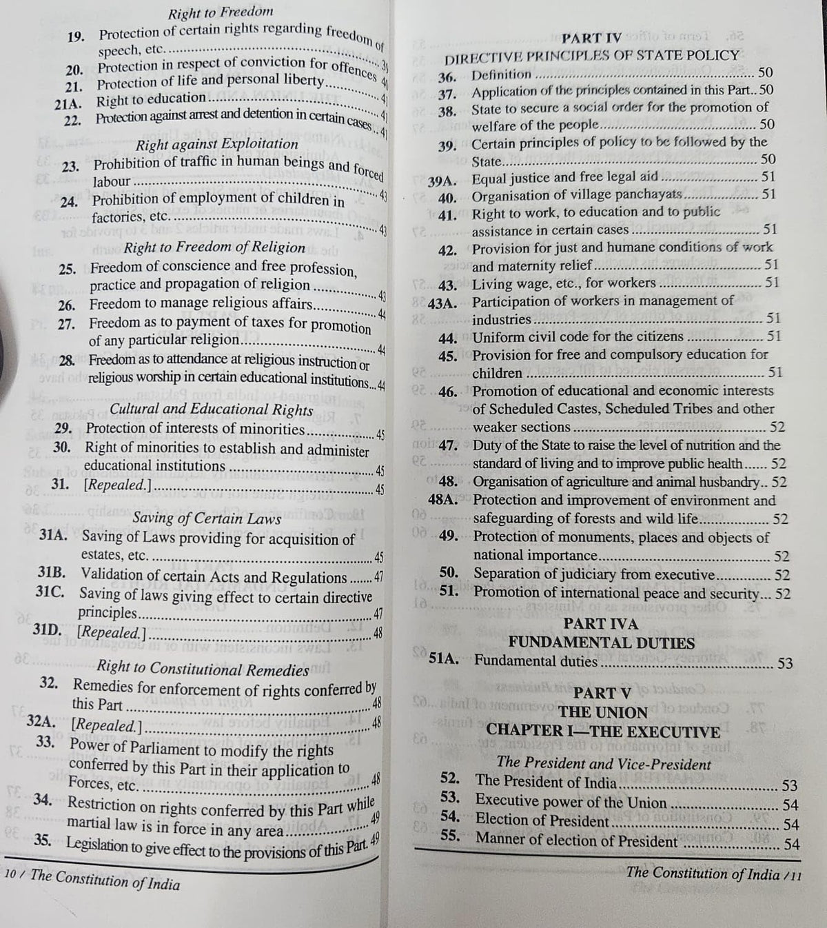 THE CONSTITUTION OF INDIA, COAT POCKET SIZE, PAPERBACK WITH RED TITLE, IN ENGLISH LANGUAGE, 106TH AMENDMENT FROM SAMYAK PRAKASHAN ( GARV UDYAM )